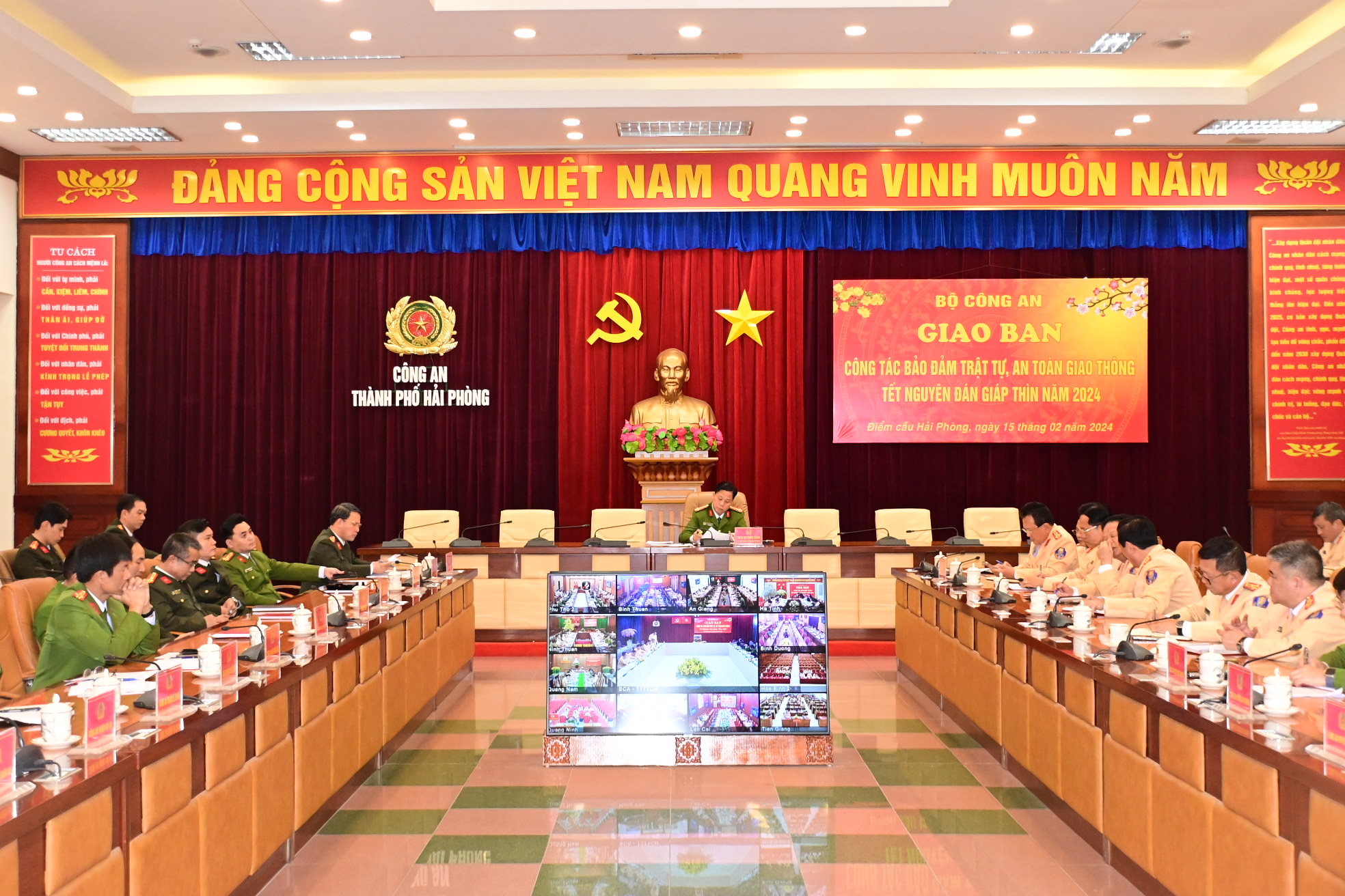 Tiếp tục thực hiện có hiệu quả đợt cao điểm bảo đảm trật tự, an toàn giao thông